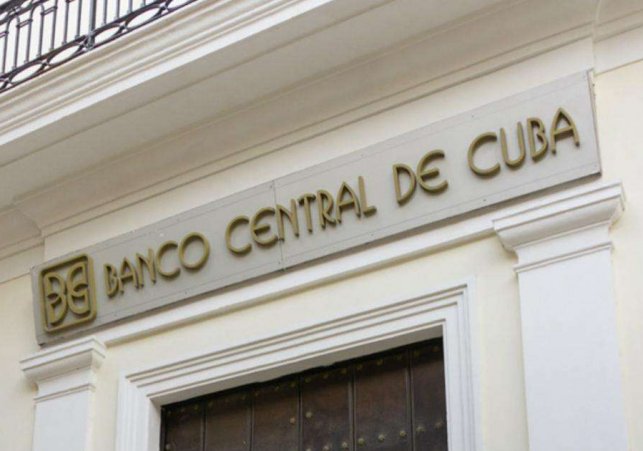 1641501362-banco-central-cuba-establece-limites-pagos-efectivo-ejercicio-trabajo-privado